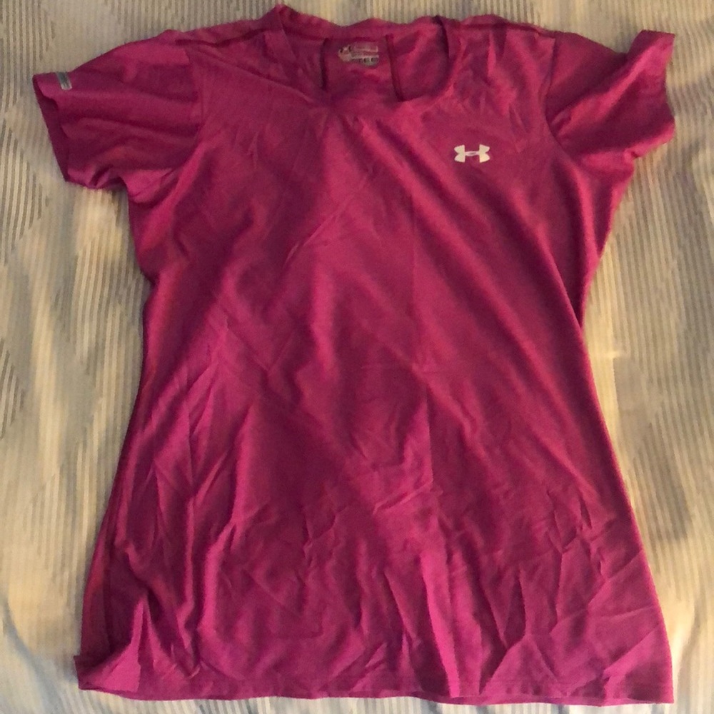 Under armor pink T-shirt